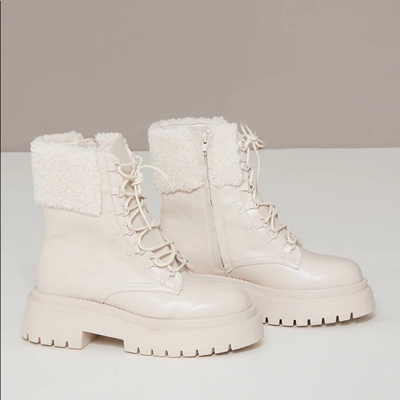 Cream Hiker Lace Up Borg Chunky Sole Ankle Boots - Picture 3 of 3